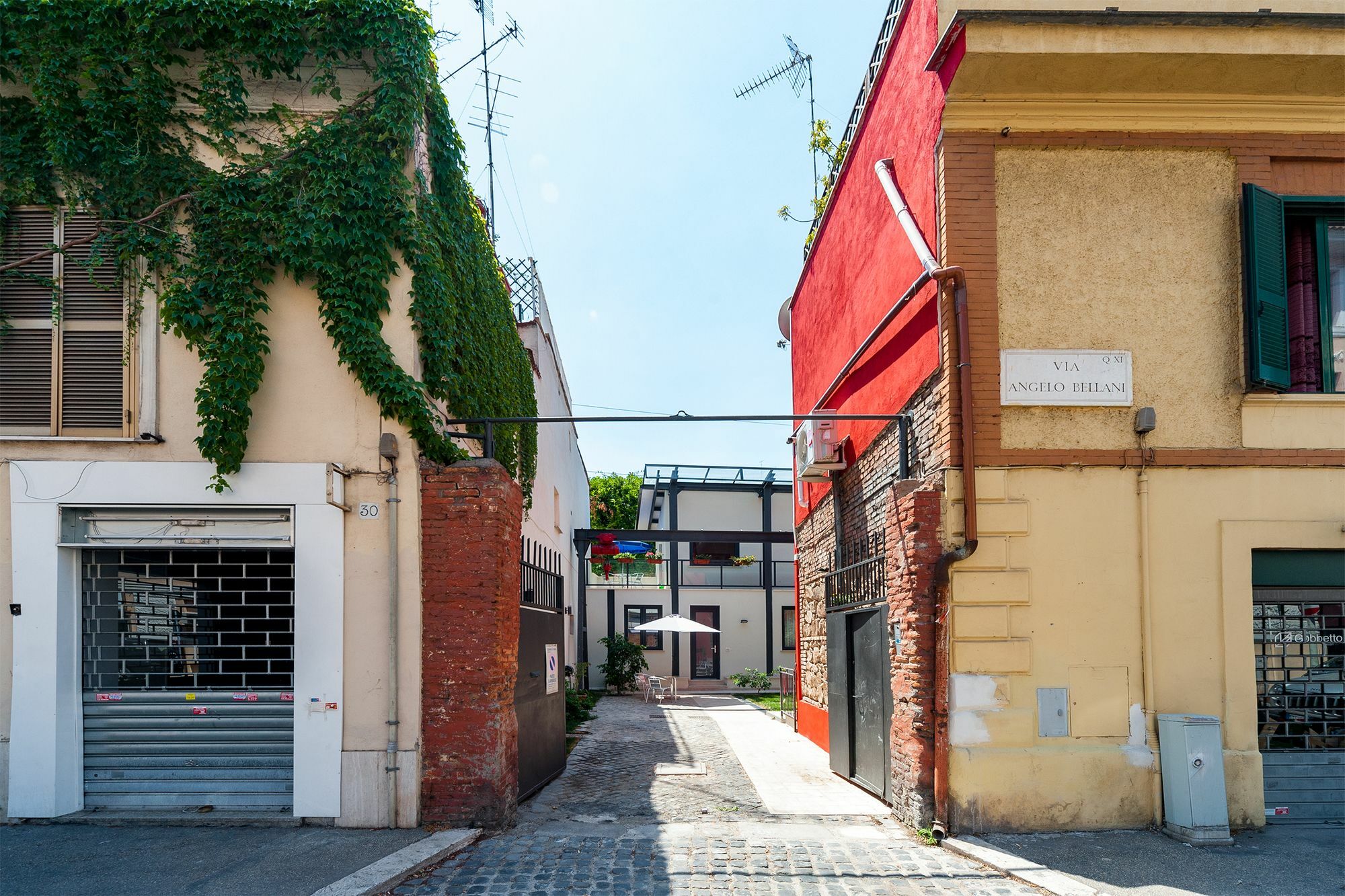 Il Giardino Dell'argano Rosso Rom
